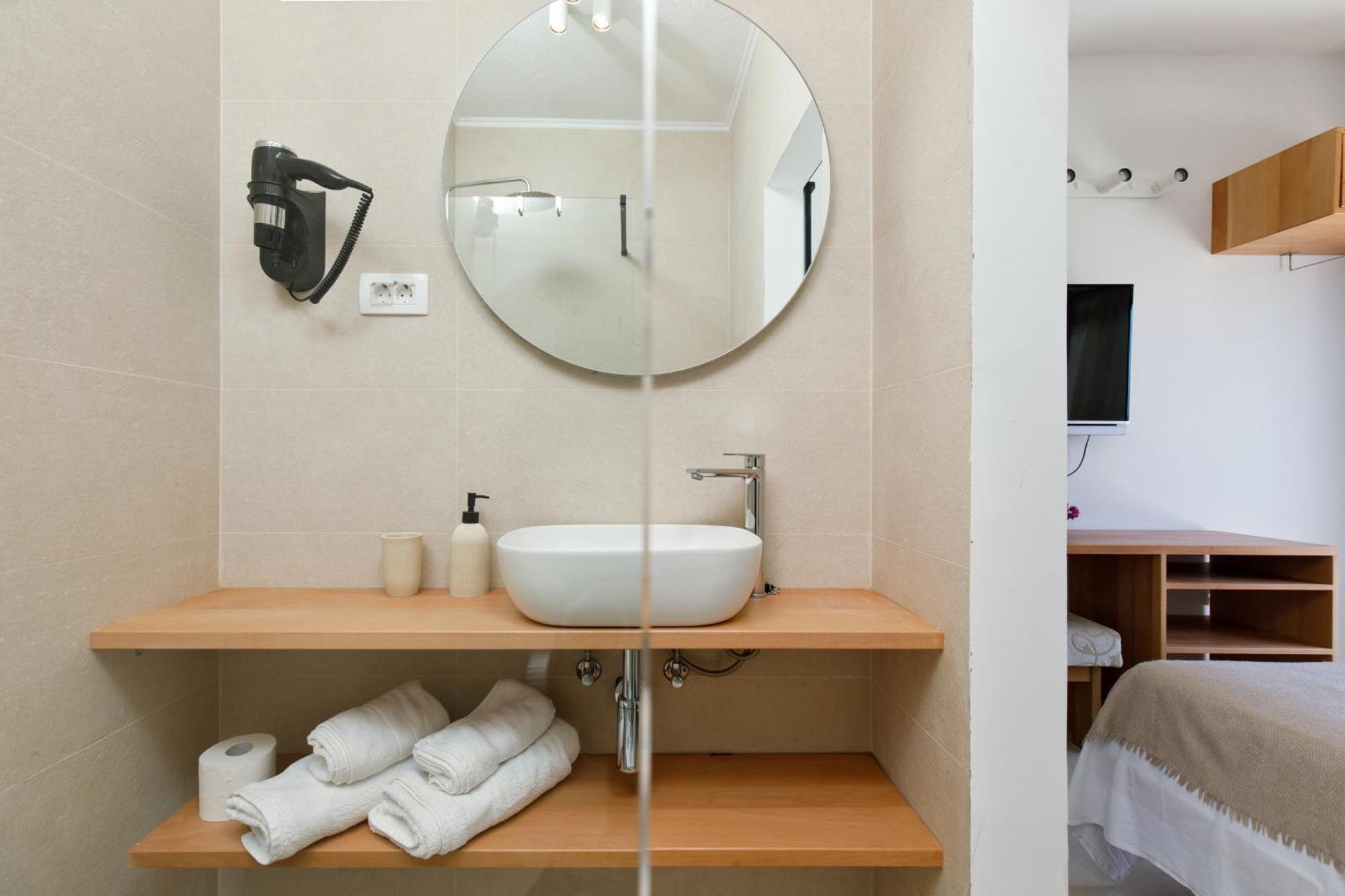 Rooms Vinka Tudor Хвар Екстериор снимка