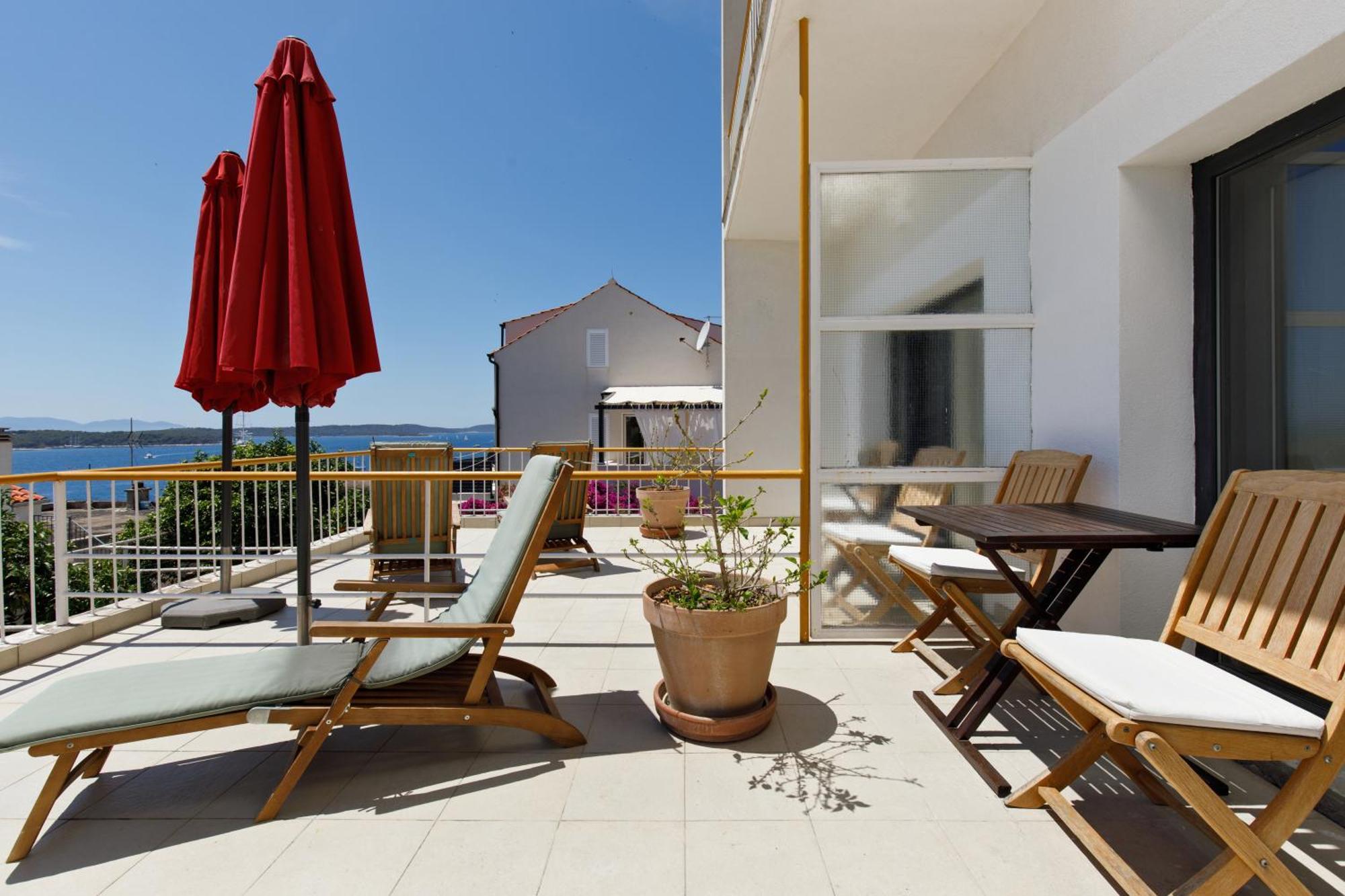 Rooms Vinka Tudor Хвар Екстериор снимка